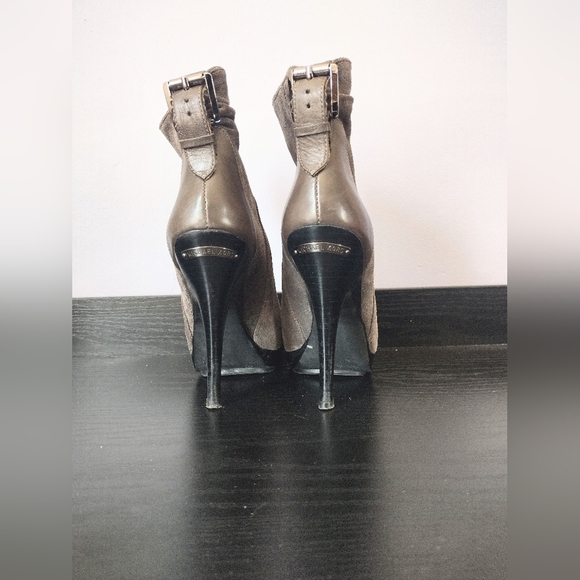 Michael Kors Grey Leather Stiletto Ankle Boots Size 7 - Picture 3 of 9
